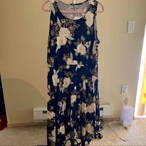 SUPER SOFT NAVY FLORAL HANDKERCHIEF DRESS